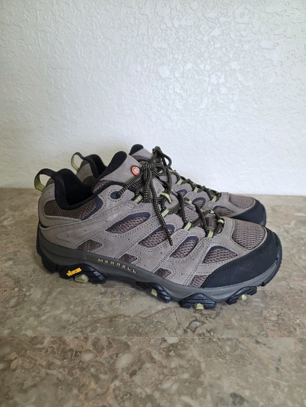 Merrell Men's 10.5 Wide Moab 3 Taupe/Black Hiking Shoes Trail Camp Outdoor